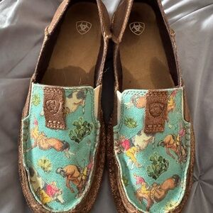 Women’s Ariat Cruisers